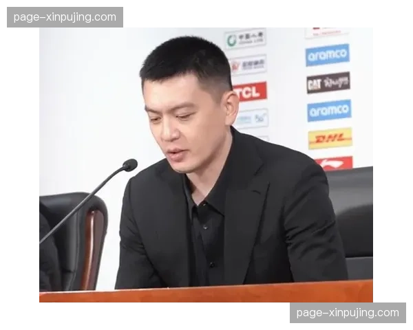 杨鸣详解末节联防关键,区域盯人混用策略险胜广东 杨鸣详解末节联防关键,区域盯人混用策略险胜广东