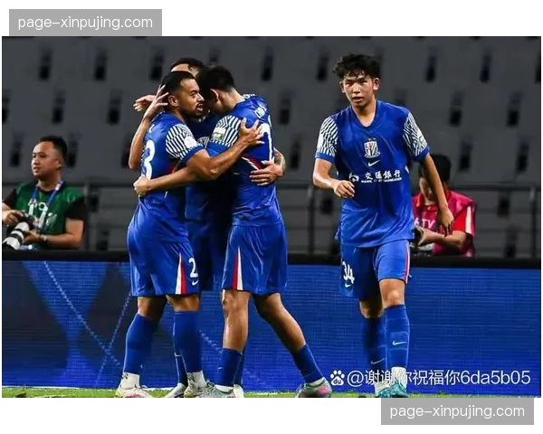 马纳法边路防守稳固助攻制胜球 申花防线核心攻防俱佳